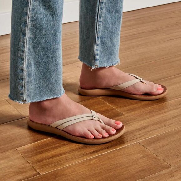 OluKai Kapehe Luana Leather Sandals NEW - Picture 1 of 6